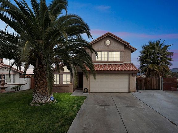 4th image of 1090 Gloria Dr