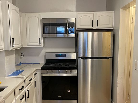3rd image of 450 Park Dr #1A