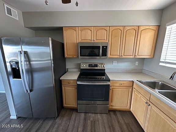 4th image of 10851 W CANTERBURY Drive