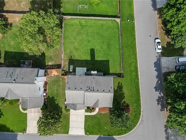 305 Leatherman Ct — Photo 52
