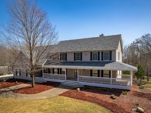 26052 565th St, Pine Island, MN 55963