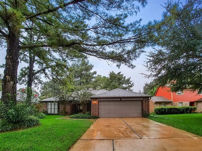 1st image of 13923 Bella Dr