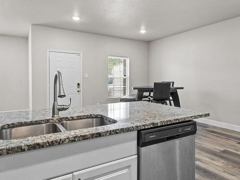 850 E Harvey Ave — Photo 21