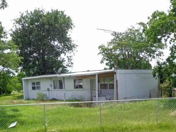 103 Robinson Rd, Oyster Creek, TX 77541