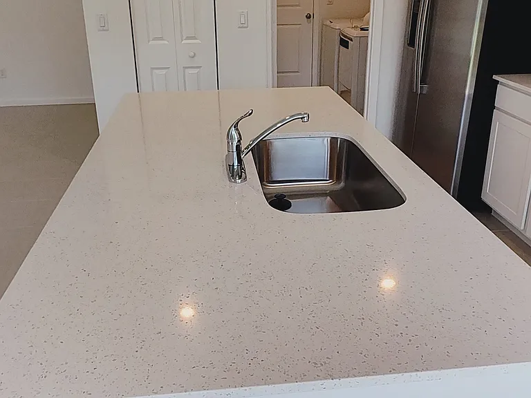 660 Carlyle Way — Photo 7