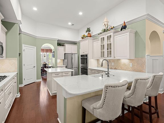 5th image of 205 Weston Hall Dr