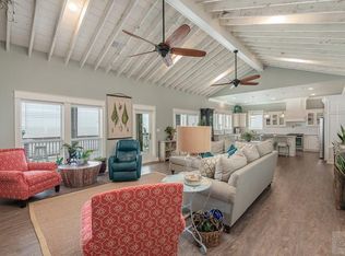 1118 Blue Water Dr, Crystal Beach, TX 77650