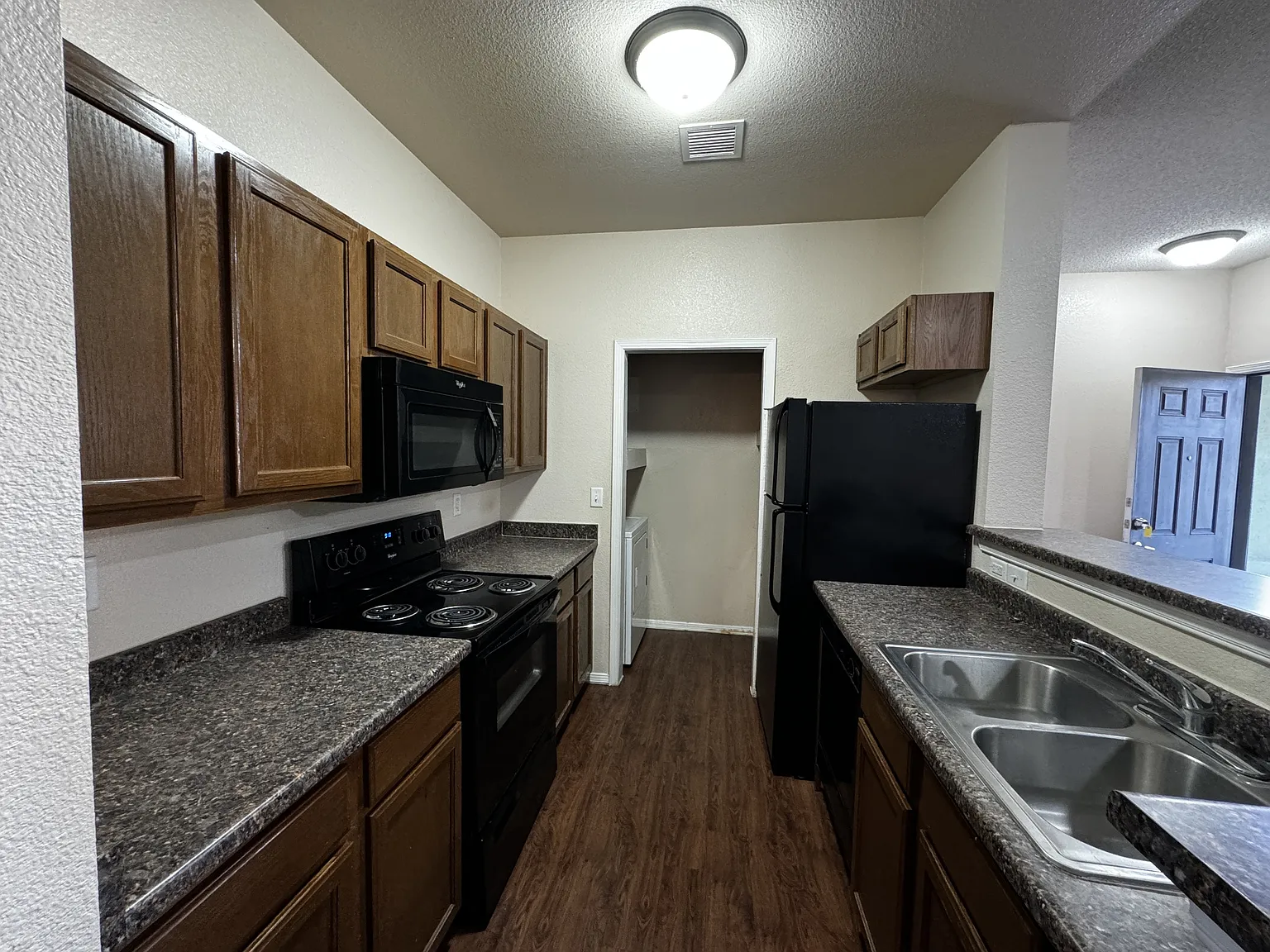 10626 McCombs St — Photo 4