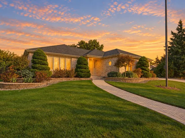2896 Tanaga Basin, New Lenox, IL 60451