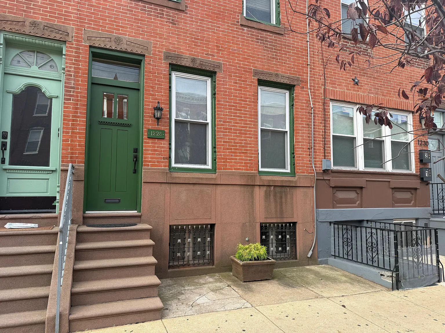 3 bed, 1586 sqft, $2,400 — Photo 1
