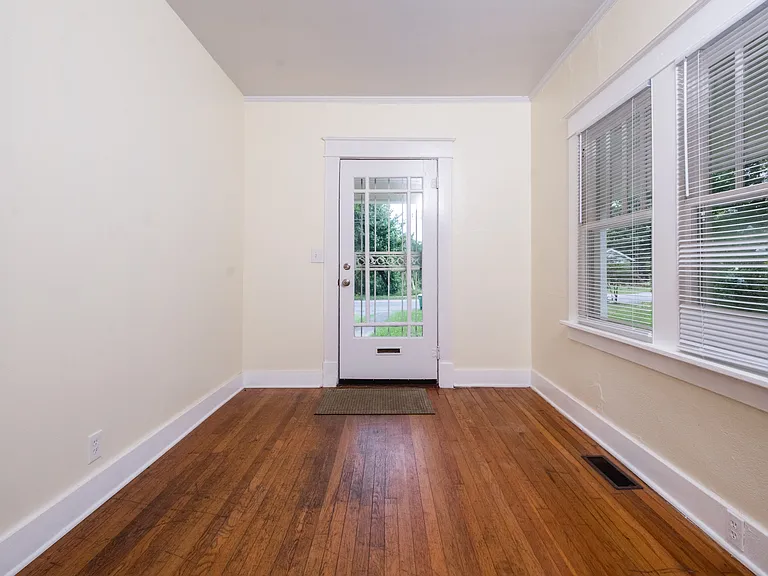 3710 W Capitol Ave — Photo 8