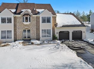 4 Santina Ct, Lawrence Township, NJ 08648