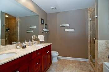 3rd image of 1227 N Paulina St #3N