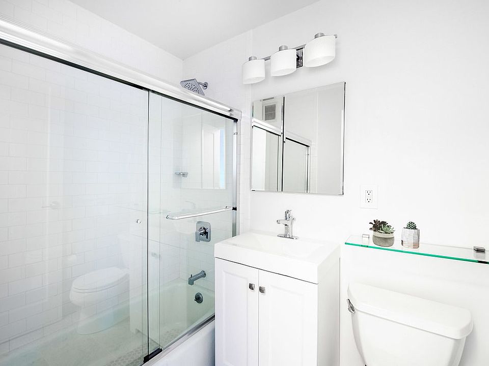 1st image of 333 E 45th St APT 11D