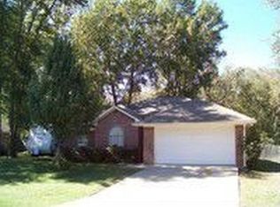 15137 Country Acres Dr, Lindale, TX 75771