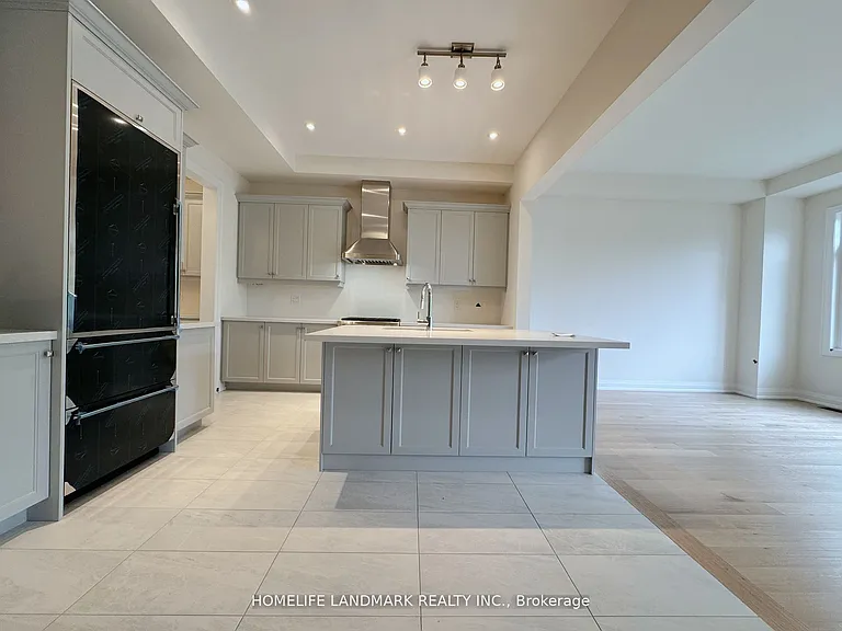 73 West Village Ln — Photo 13