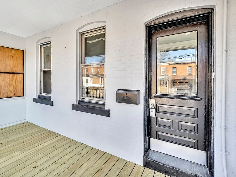 25 Adella Ave — Photo 16