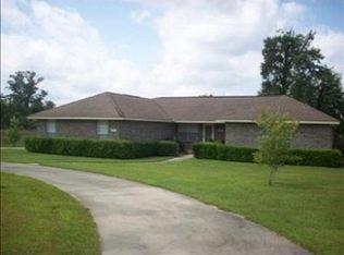 415 Omussee Rd, Cowarts, AL 36321