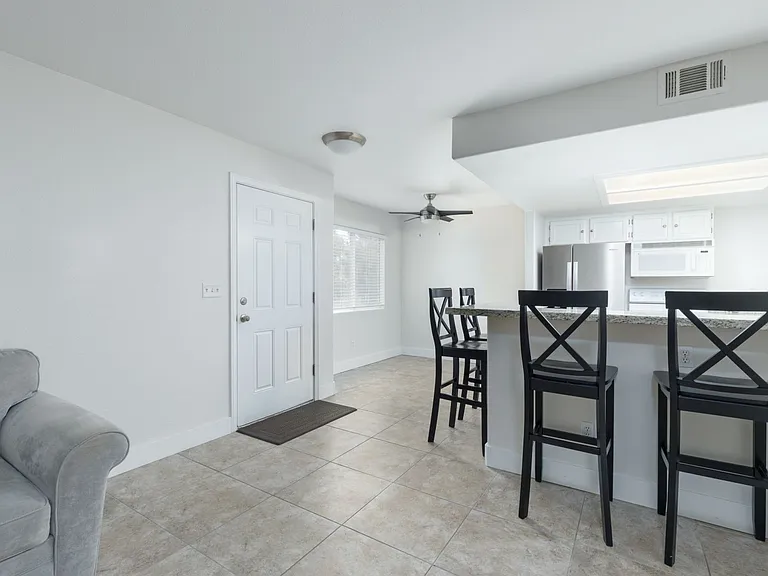 520 Turtleback Rd #B — Photo 1