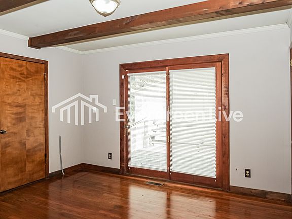 4th image of 2207 Phillips Rd NW