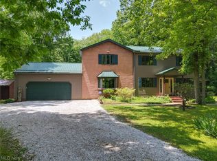 18630 Shaw Rd, Chagrin Falls, OH 44023