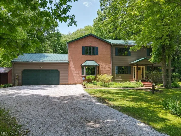 18630 Shaw Rd, Chagrin Falls, OH 44023