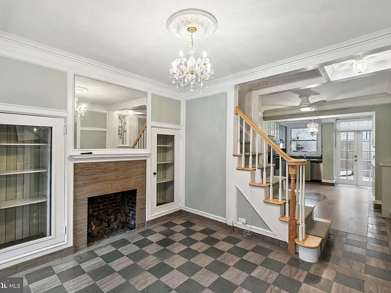 423 S Carlisle St — Photo 3