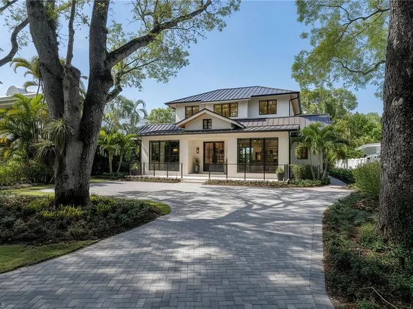 349 2nd AVE N, NAPLES, FL 34102