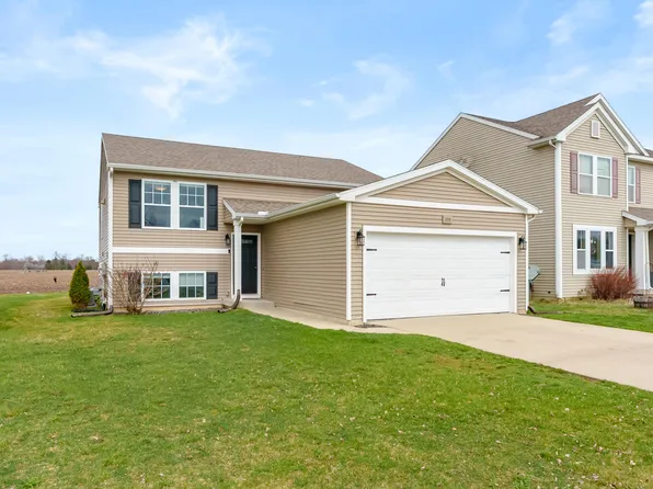 1320 Gardner Pond Ln, Vicksburg, MI 49097