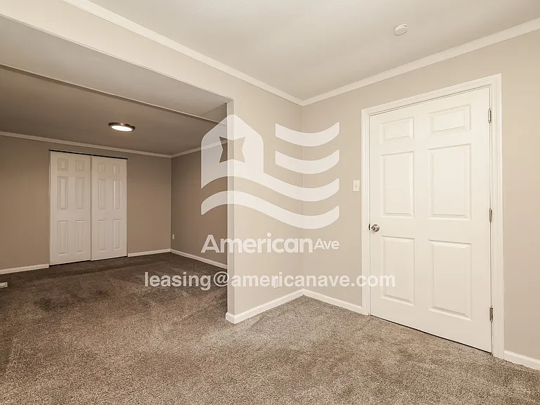 1564893_008_main_bedroom_8.jpg