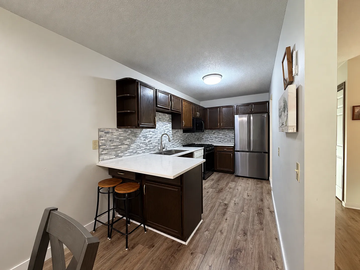2 bed, 1222 sqft, $2,100 — Photo 2