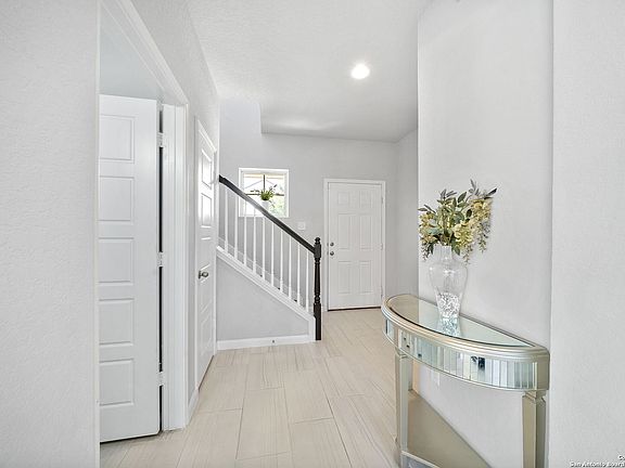 5th image of 15411 PROTEUS ST