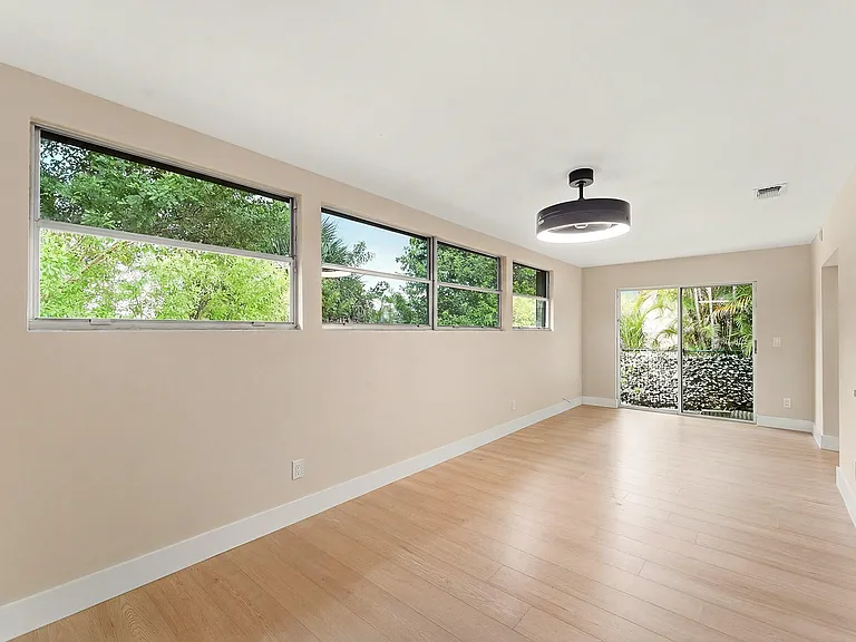 22267 SW 57th Ave — Photo 12
