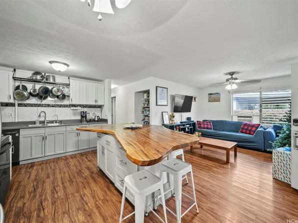67-173 Kuoha St, Waialua, HI 96791