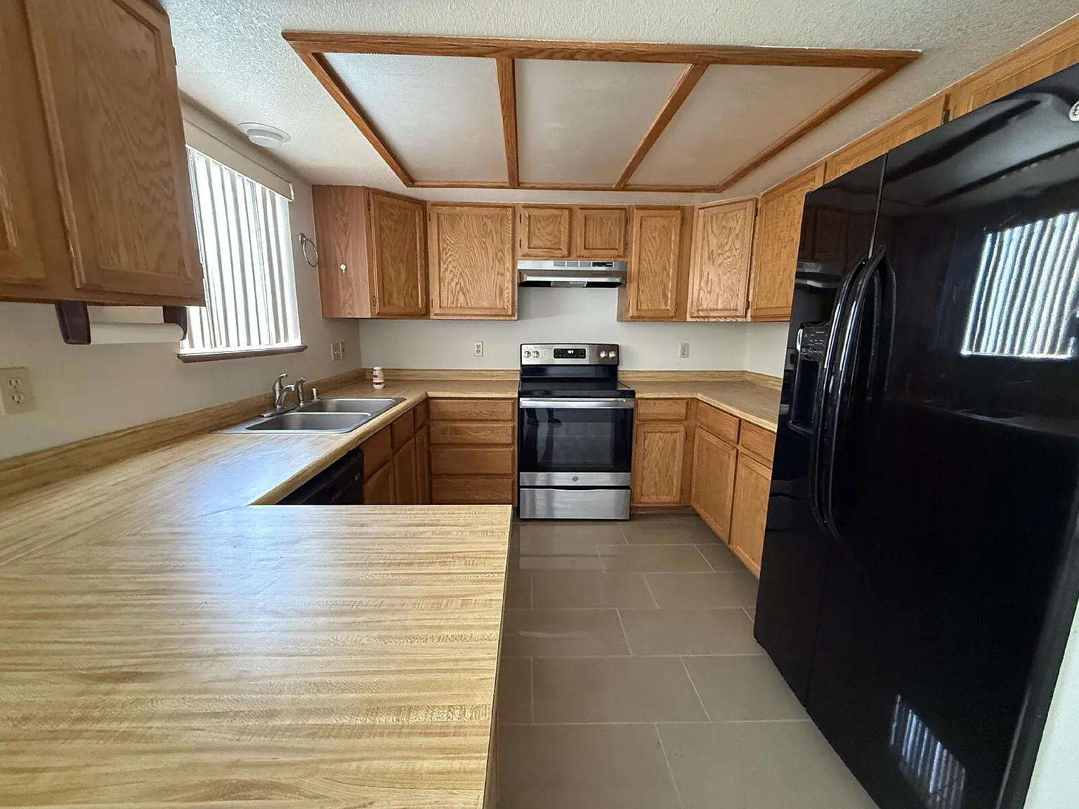 2 bed, 2.5 bath, 1198 sqft, $1,095 — Photo 4