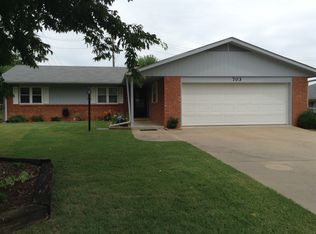 703 Brentwood Dr, Tahlequah, OK 74464