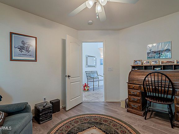 4th image of 1032 E Palomino Way