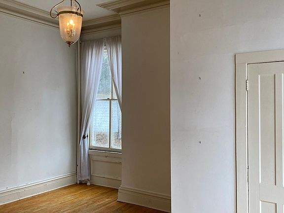 4th image of 230 Joslen Blvd APT 1