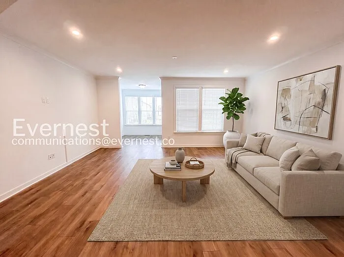 3 bed, 3.5 bath, 1950 sqft, $3,895 — Photo 2