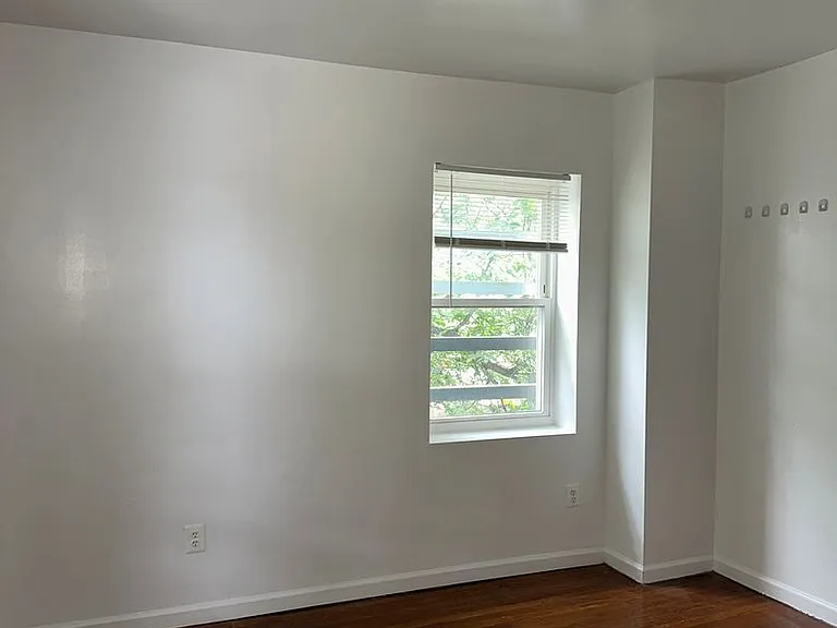 1829 N Port St — Photo 9