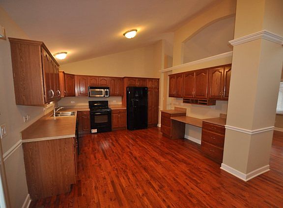 4th image of 18300 Lenore Ln