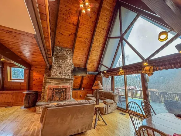 2112 Old Mills Rd, Towanda, PA 18848