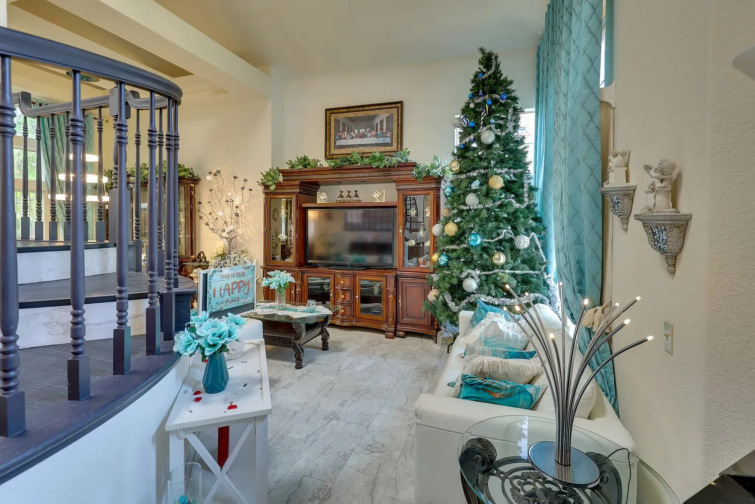 5 bed, 3.0 bath, 2389 sqft, $7,398 — Photo 2