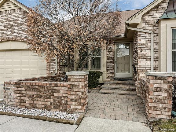 2nd image of 43612 River Bend Dr N