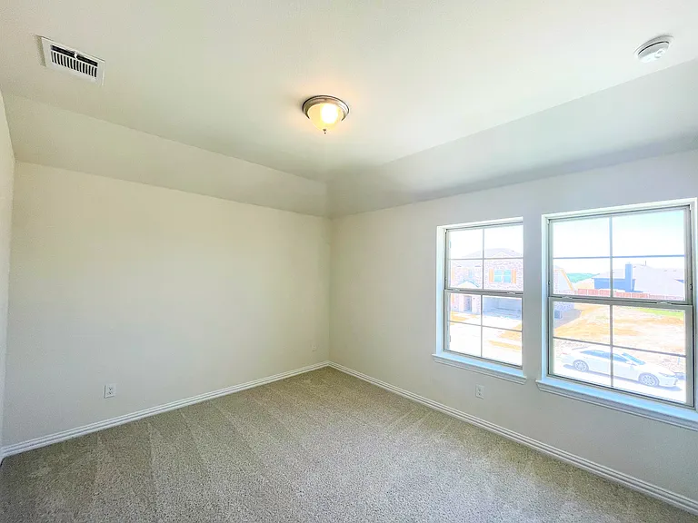 3201 Riverlawn Dr — Photo 23