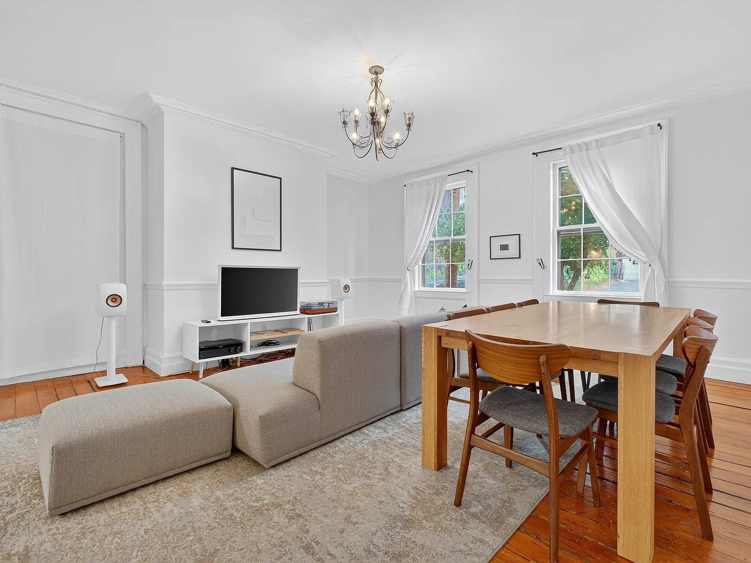 5 bed, 3640 sqft, $4,500 — Photo 4