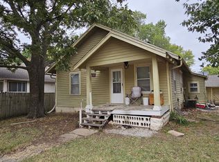 820 E 3rd Ave, Winfield, KS 67156