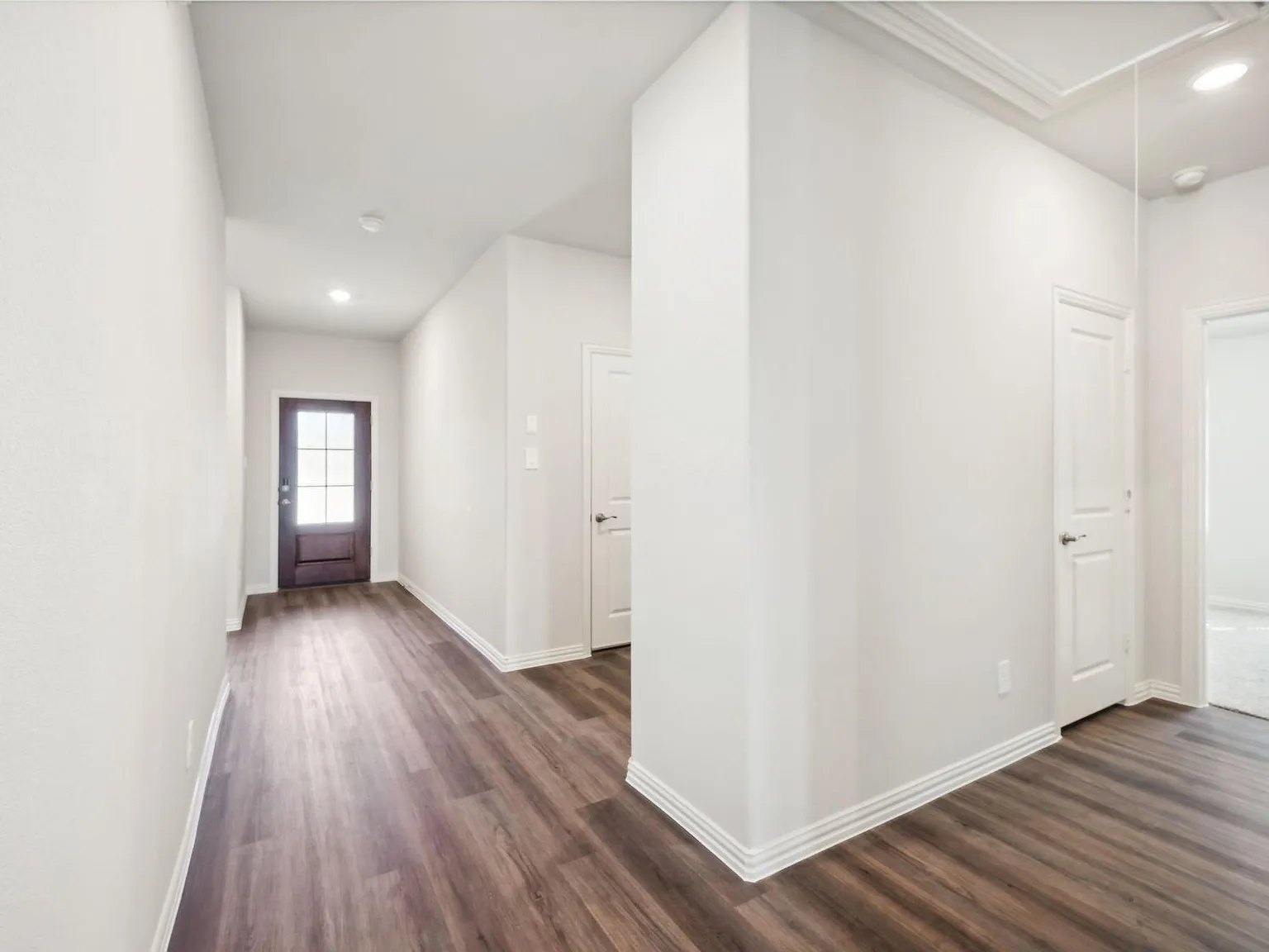 4 bed, 2260 sqft, $2,300 — Photo 3