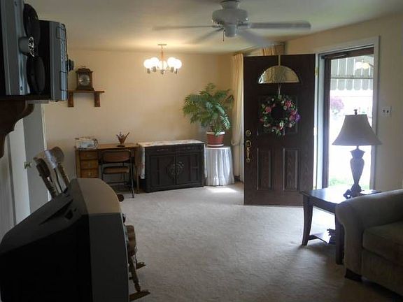 Living/dining room combo