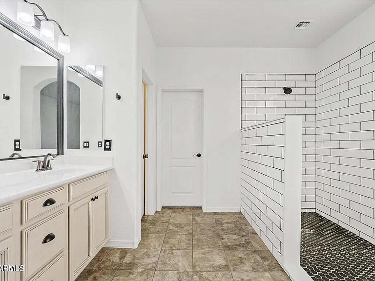 22218 E Cherrywood Dr — Photo 23